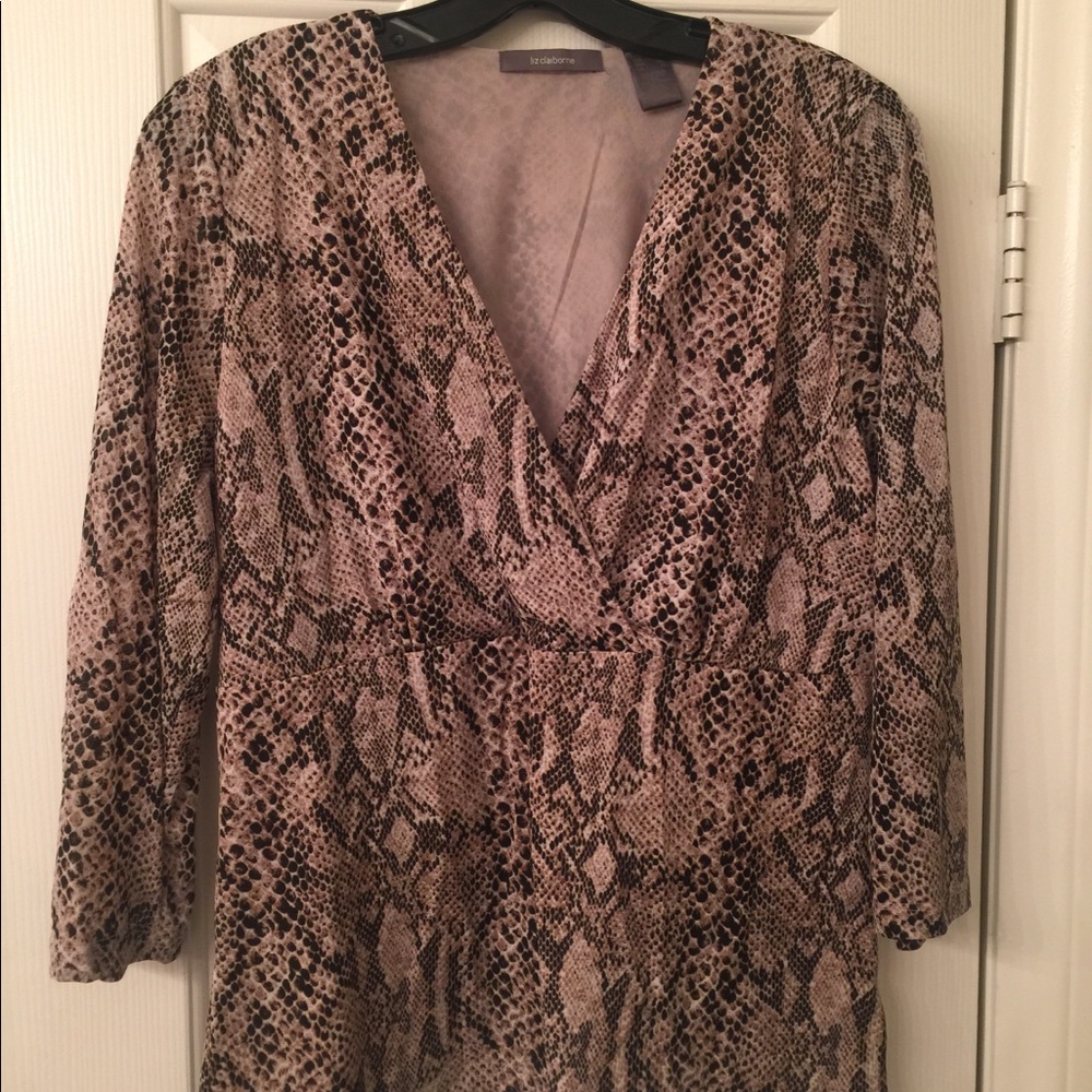 NWOT Snake skin pattern Liz Claiborne blouse